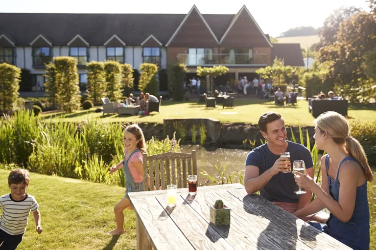 famille-village-vacances